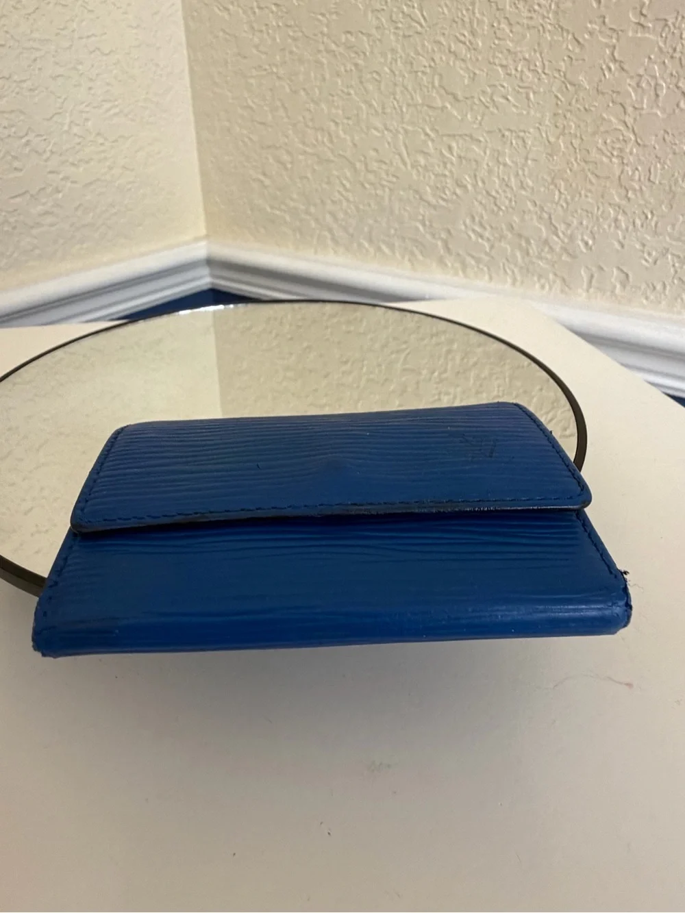 Louis Vuitton Epi Leather Key Holder Key Clave Blue 6 Keys